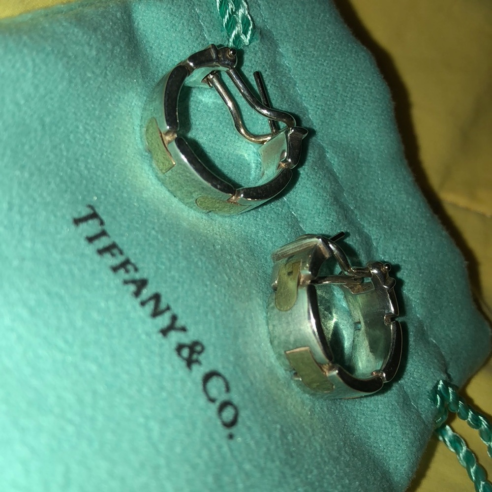 AUTHENTIC TIFFANY EARRINGS